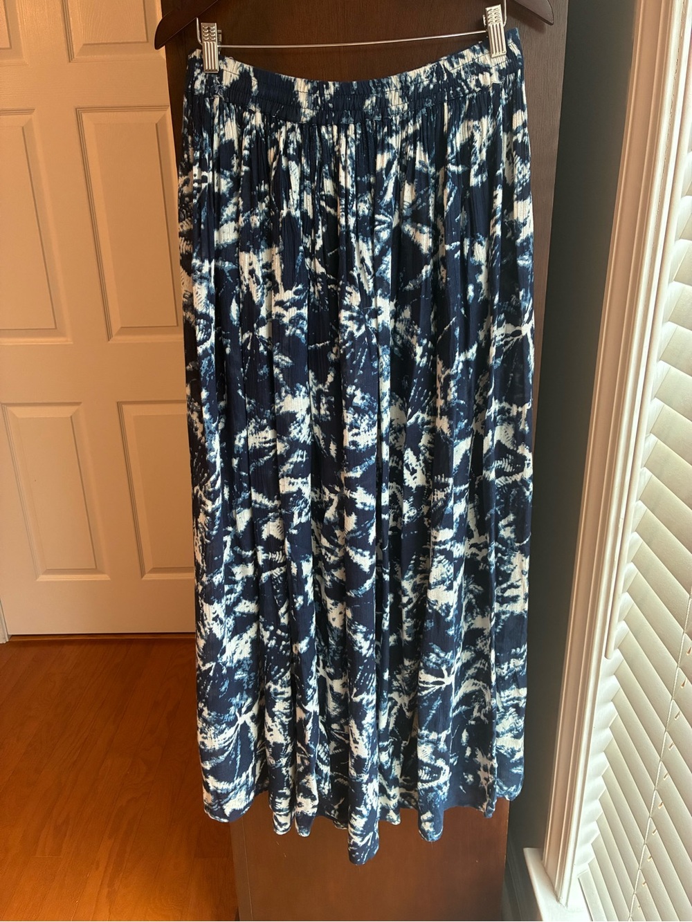 Band of Gypsies Blue & White Tie-Dye Maxi Skirt | Boho Festival Resort Wear | M - Picture 2 of 5
